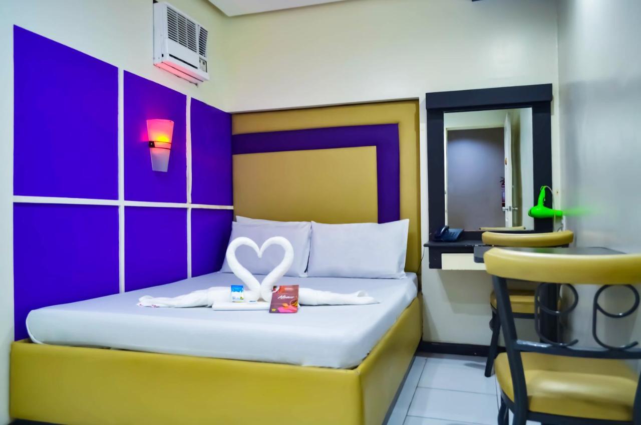 99 Cubao Hotel